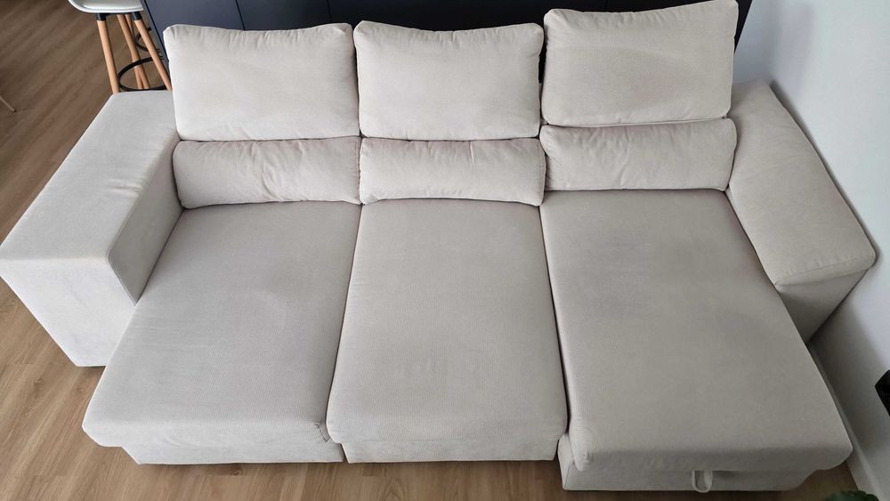Sofá impecável com chaise longue e com 2 pufes, com encostos ajustáveis e assentos amovíveis