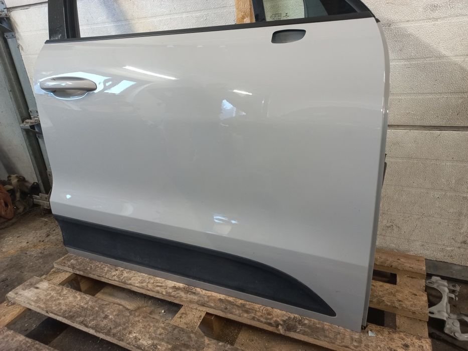 Drzwi prawe przód przednie kompletne porsche macan 95b