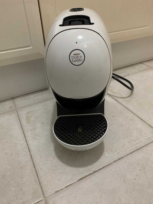 Krups Dolce Gusto NEO KP830110 Branca + Caixa + 2 Packs de Café