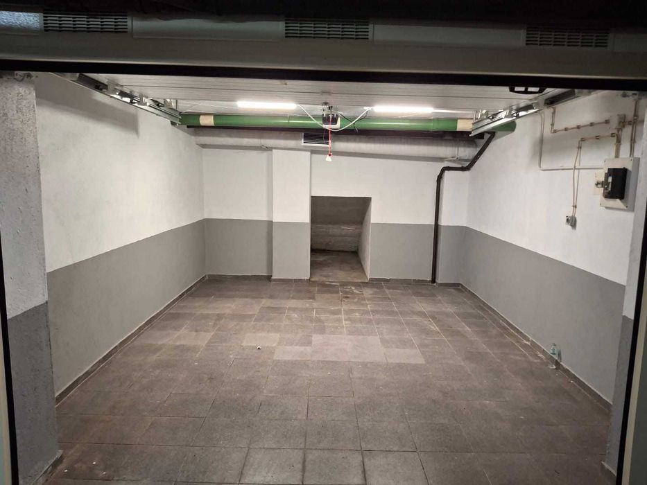 Aluga se Garagem fechada em Almada