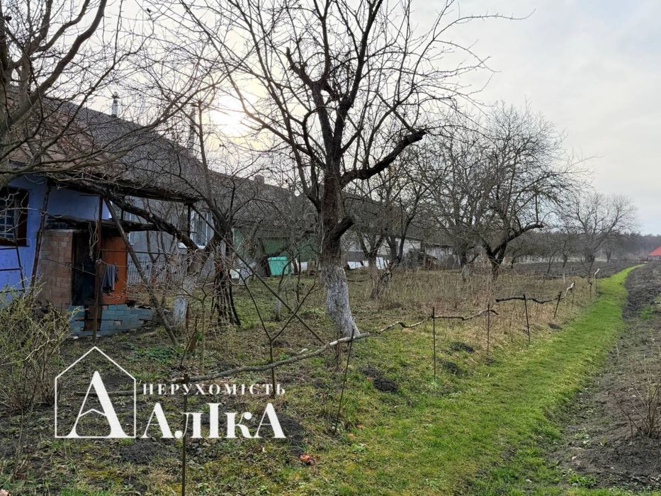 Продам невеликий будинок