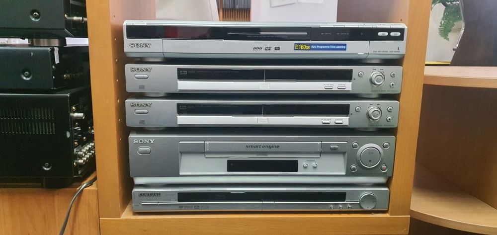 Elementy dużej wieży sony