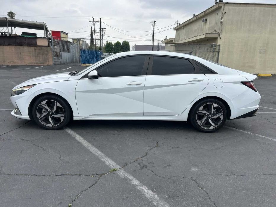 Hyundai Elantra Hyb Limited      2019