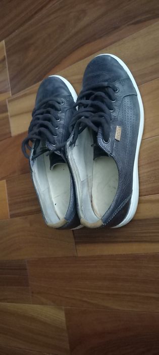 Продам кеди ECCO