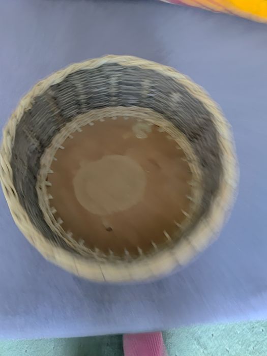 Koszyk z papierowej wikliny