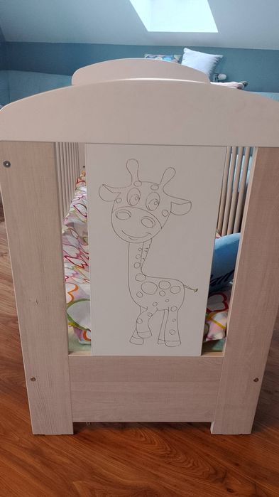 Łóżeczko dziecięce piękne z materacem  kokosowym