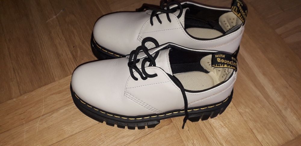 Dr. Martens Audrick 3I  oryginalne Martensy. Rozmiar EU 40. Jasne Nowe
