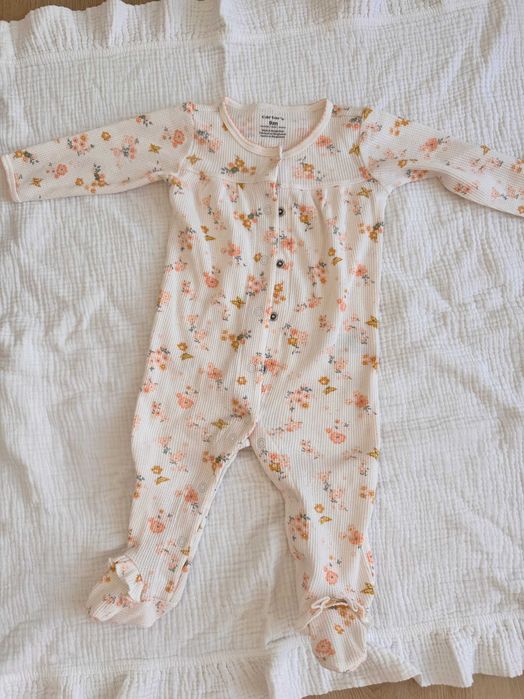 Чоловічок для дівчинки Carter's 9m