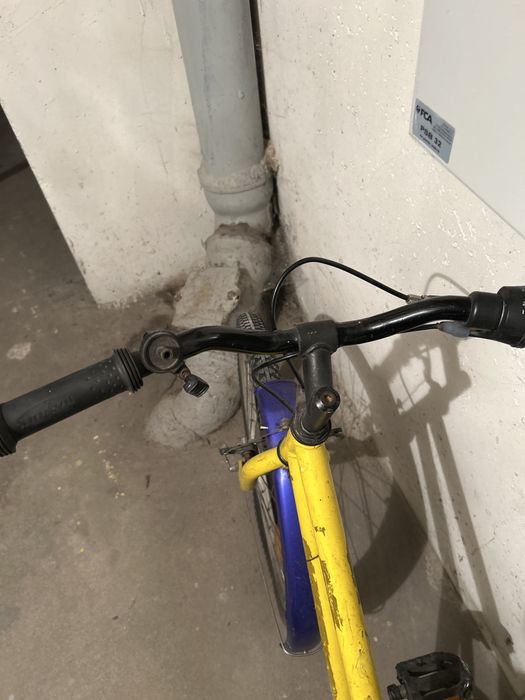 Rower żółto-niebieski. Mtb