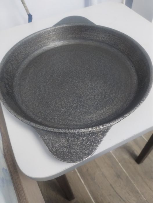 Продам сковорідку чугунну