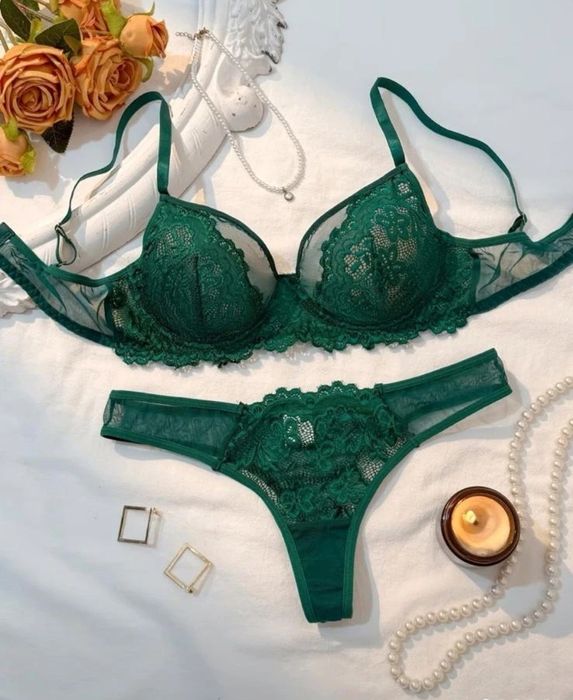 Piękny zestaw koronkowej  bielizny