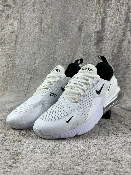 Nike Air max 270 Branco e Preto Tamanho 44EU