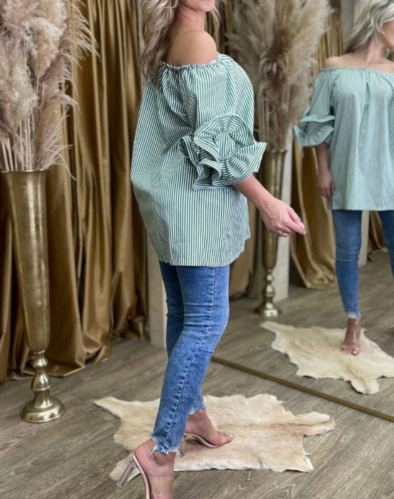 Жіноча блузка з відкритими плечима, розмір S–M, віскоза. Блуза женская