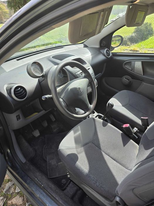 Peugeot 107 bom estado