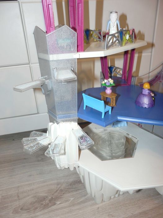 Playmobil duży pałac księżniczek.