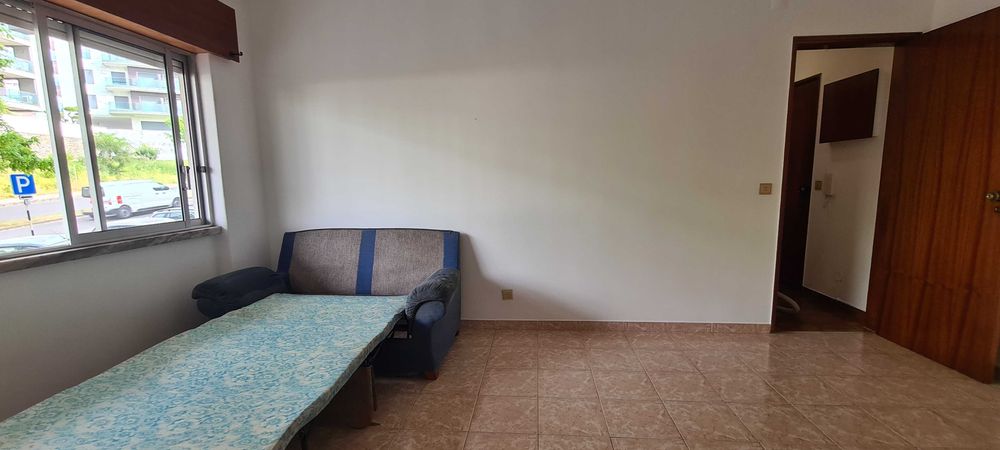 Arrendamento anual T1 no Feijó