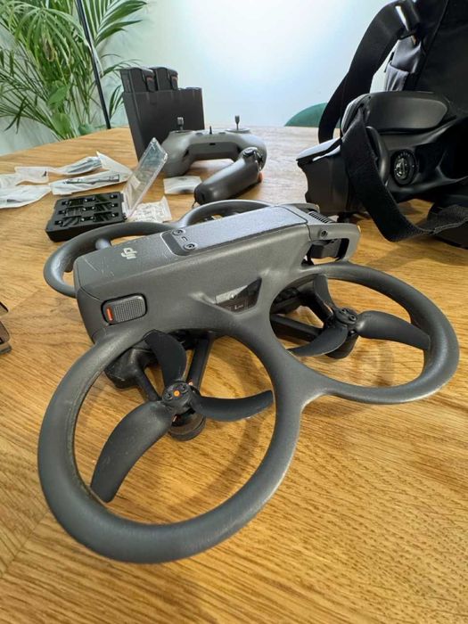Dji avata 2 fly more combo (dji goggle 3 + rc 3 + movimento 3 + 3 baterias)