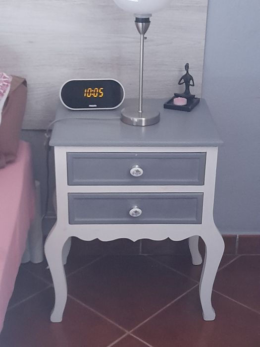 2 Mesas de cabeceira