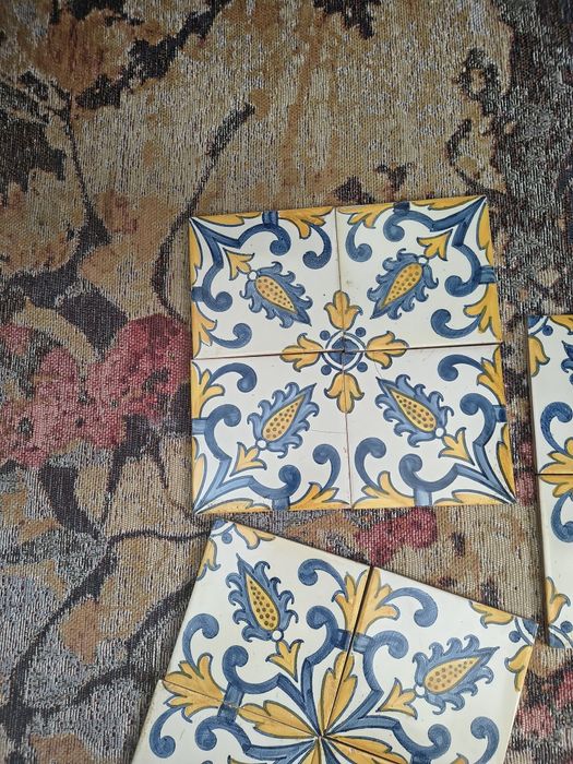 Azulejos vários  pombalinos  e VL