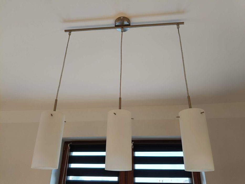 lampa wisząca z trzema oprawami