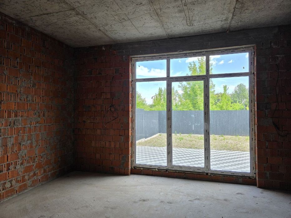 Продам дуплекс під єОселя в центрі с. Гатне, від Власника.