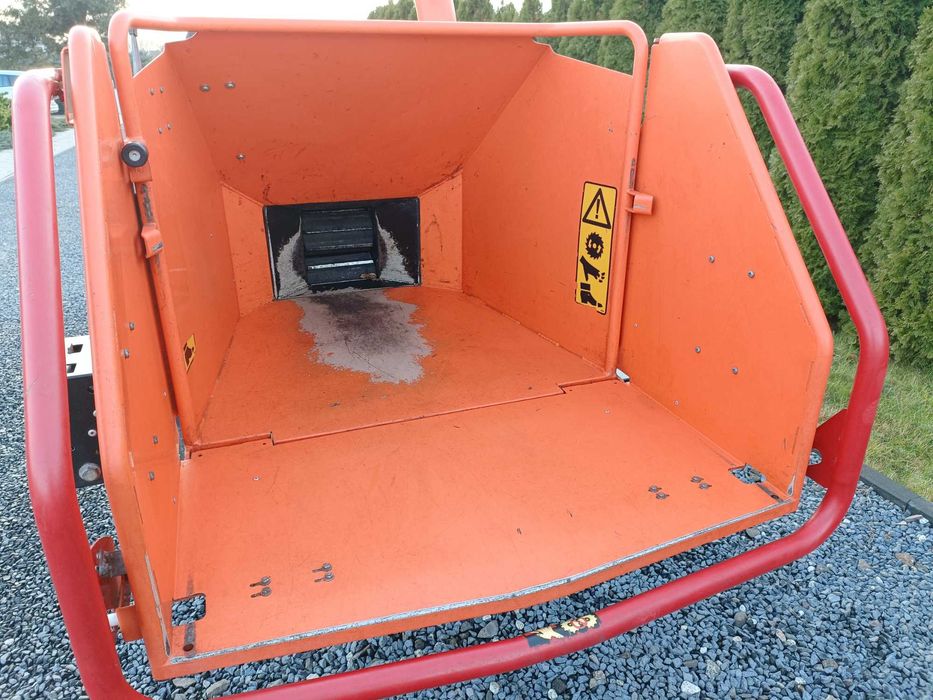 Mobilny rębak spalinowy TIMBERFWOLF TW230DHB diesel Kubota przyczepka