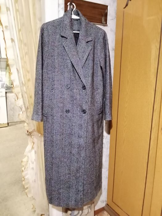 Продам женское пальто.