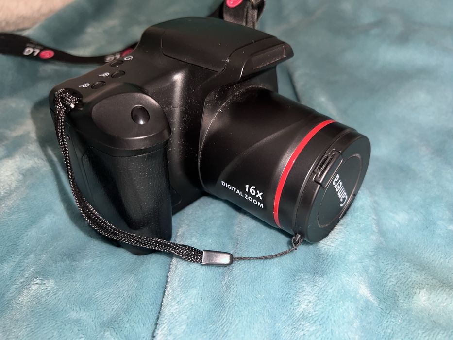 Aparat camera 16.0 Mega. pixel i Karta Pamięci w cenie aparatu