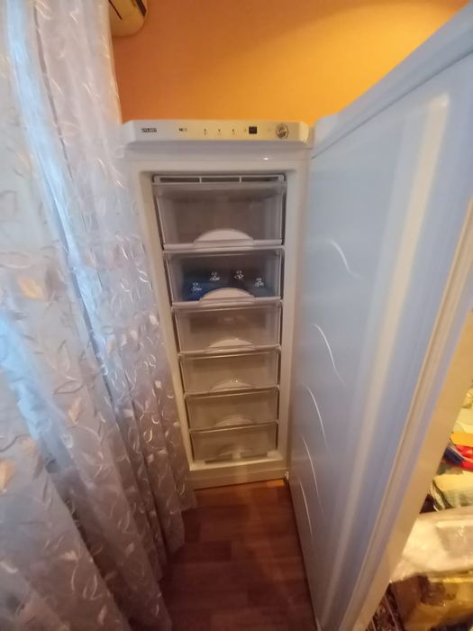 Продам морозильну камеру Атлант