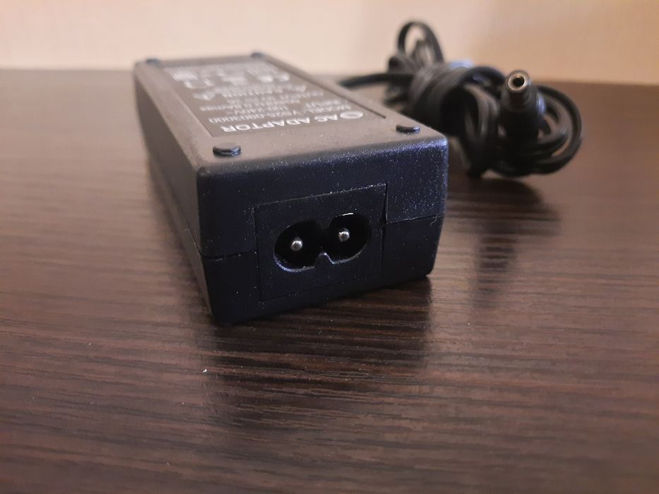 Блок питания 9V 3A Штекер 5.5 на 1.7 мм