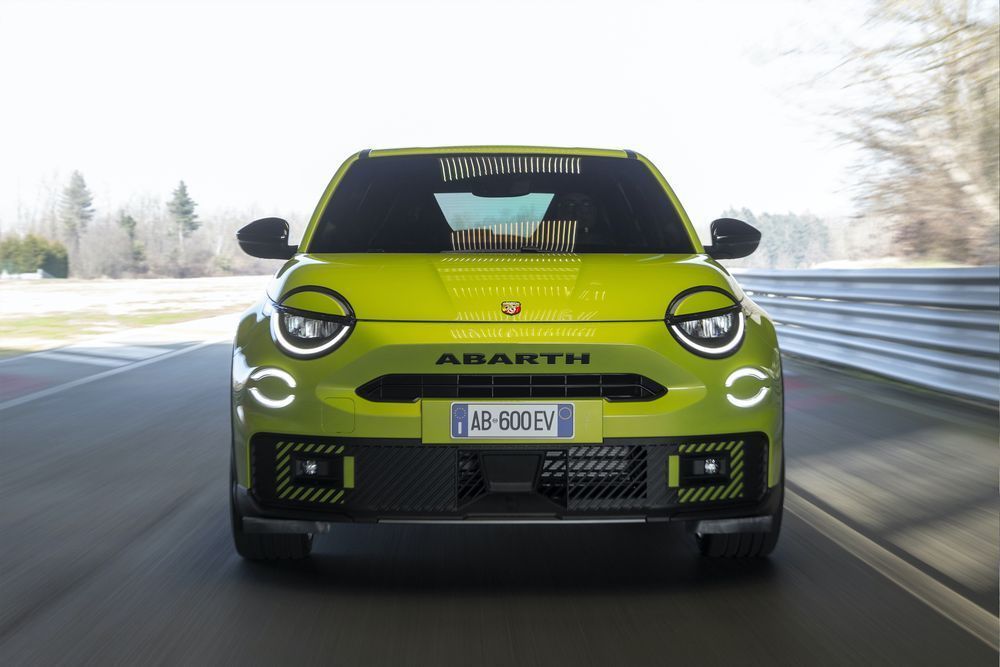 Abarth 600e 54 kWh Turismo foto 4