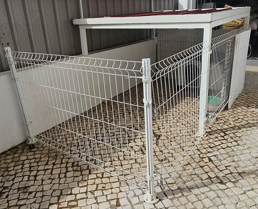 Abrigo/Telheiro para arrumos ou animais