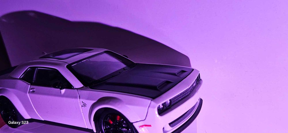 Model dodge challenger  20 cm 7cm