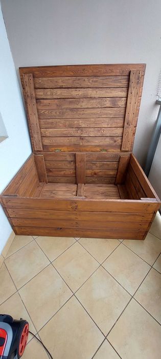 Skrzynia drewniana / siedzisko