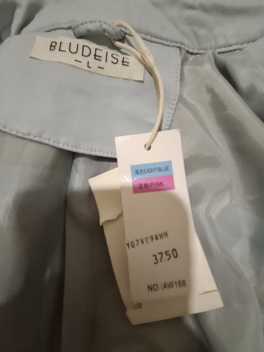 Casaca azul claro imitação cabedal