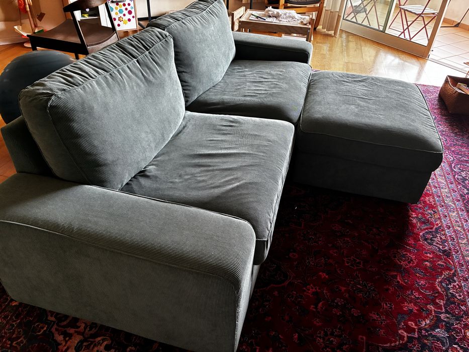 Sofá 3 Lugares + Repousa-Pés + Capa Extra | 200€