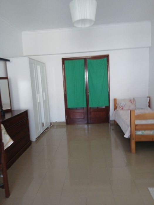 Alugo quarto casal/solteiro