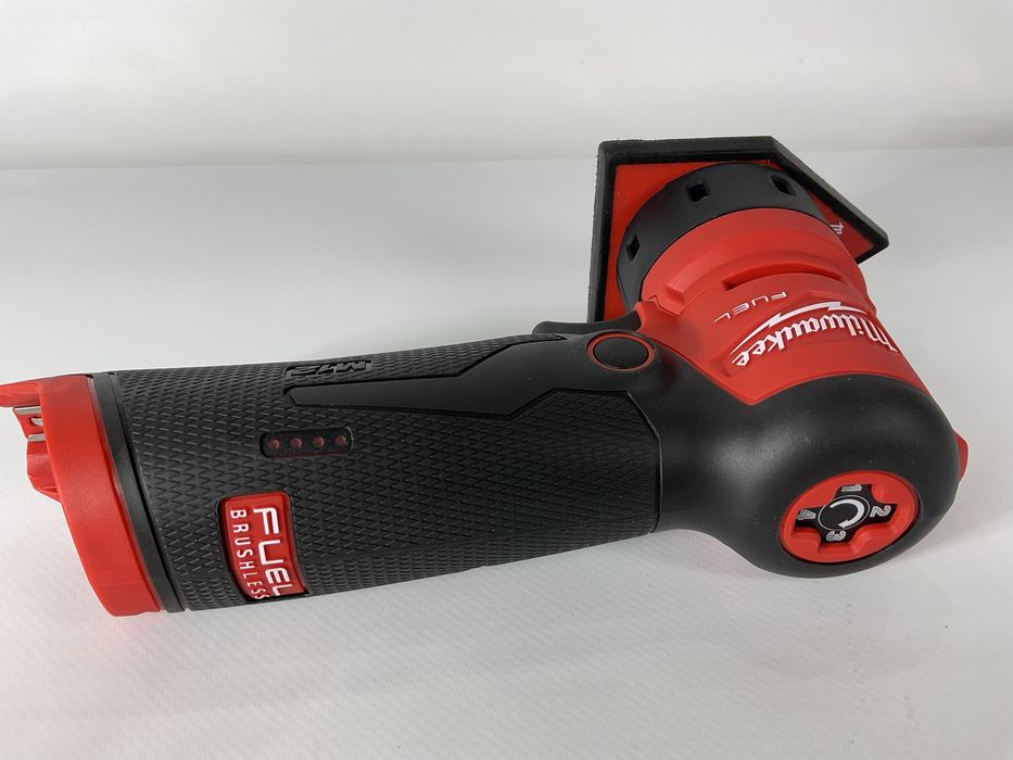 Аккумуляторная бесщеточная шлифмашинка Milwaukee 2531-20 M12 FUEL™