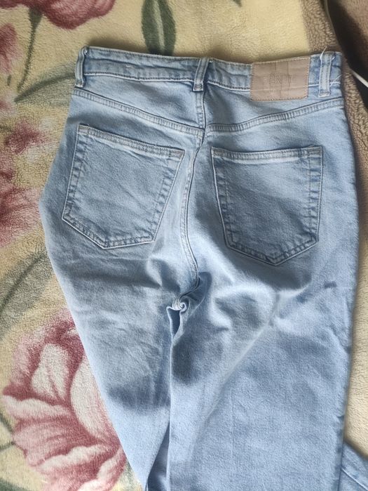 Spodnie Mom jeans