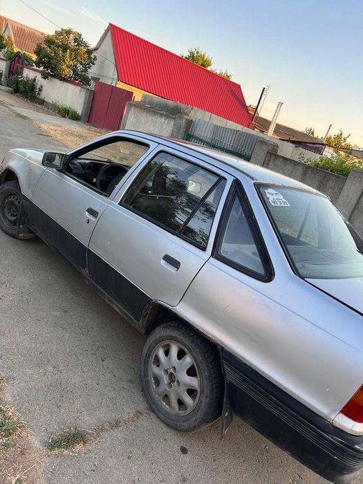 Продам Опель кадет