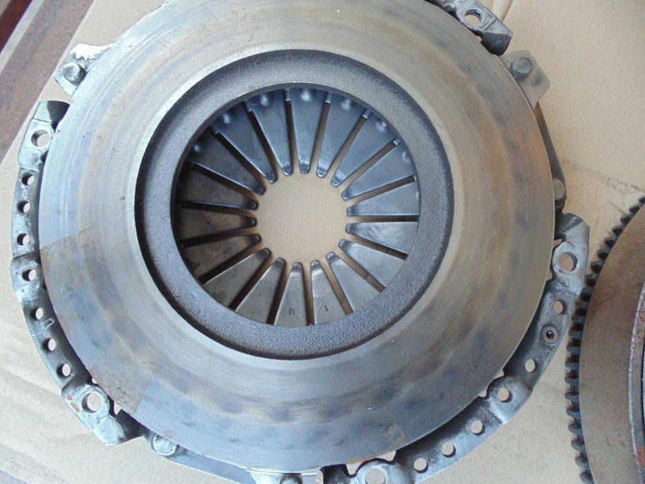 Sprzedam kpl sprzęgło z dwumasą Ford Connect- Mondeo   1,5 - 1,6 tdci