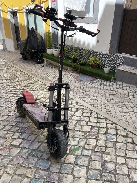 Sunnigoo Dual-Motor Electric Scooter