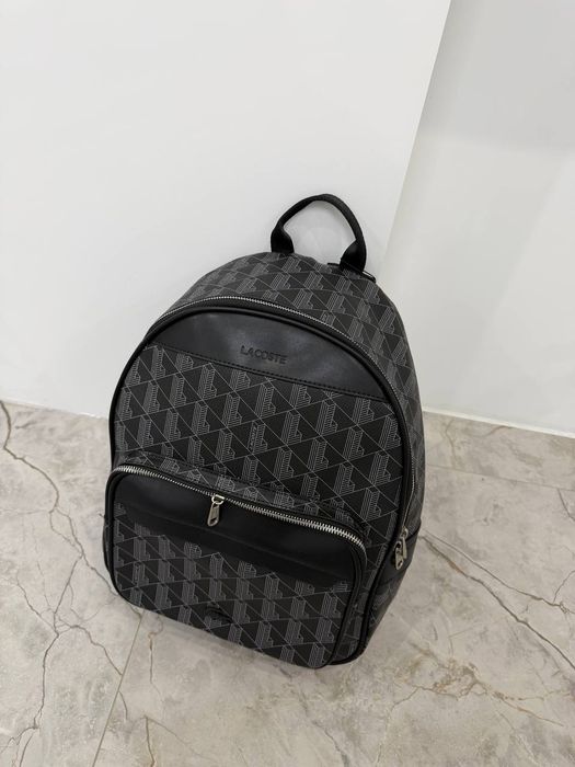 Рюкзак / Ранець від бренду Lacoste
