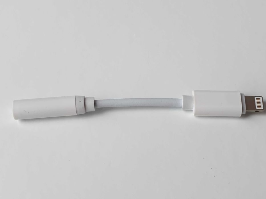Адаптер   Apple iPhone AUX 3.5mm  to  Lightning