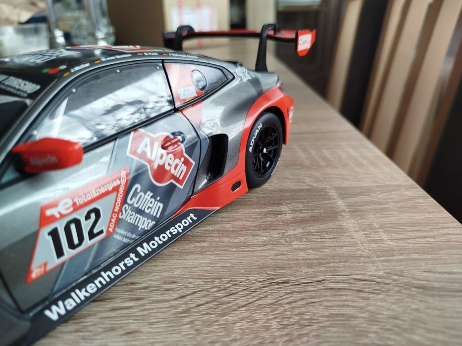 Model BMW M4 skala 1:18