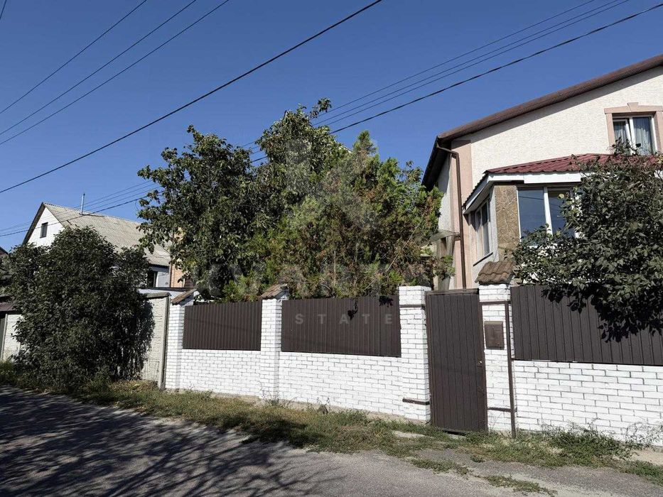 Продам будинок з ремонтом.