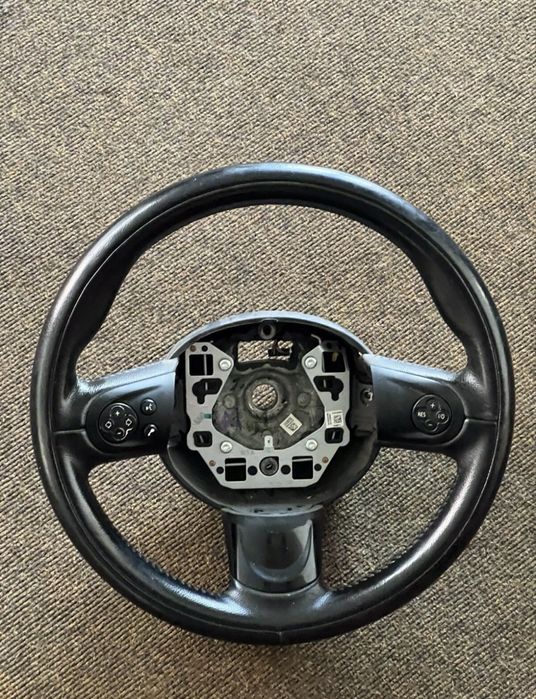 Volante Mini R56 em bom estado