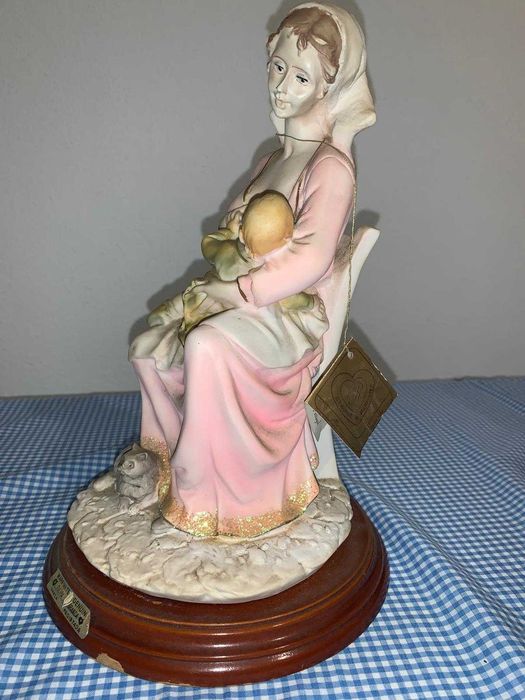 White Marfinite Tulip Figurine64553267724674122
