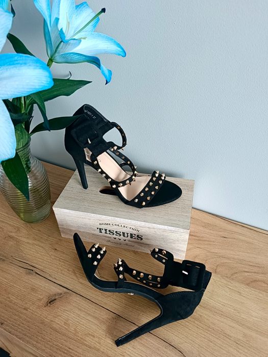 Nowe czarne sandały Roberto 37