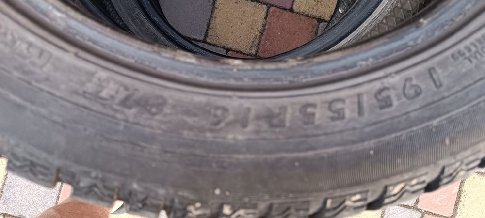 Шини зимові данлоп 195/55/16